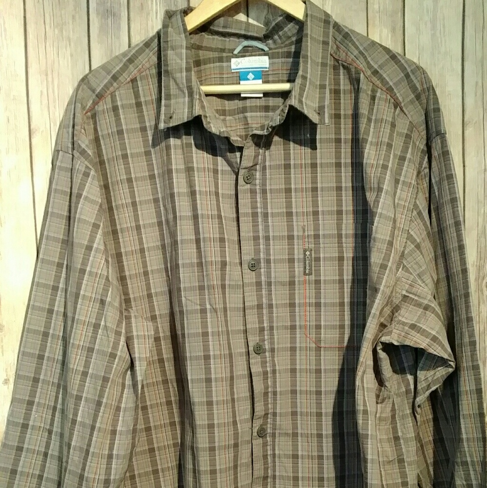 Mens Columbia sports wear plaid button up